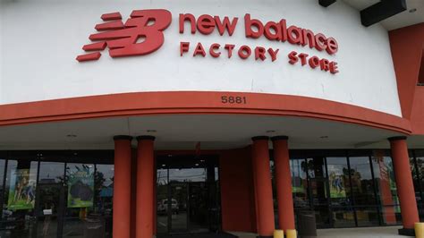 new balance shoe store near me hours